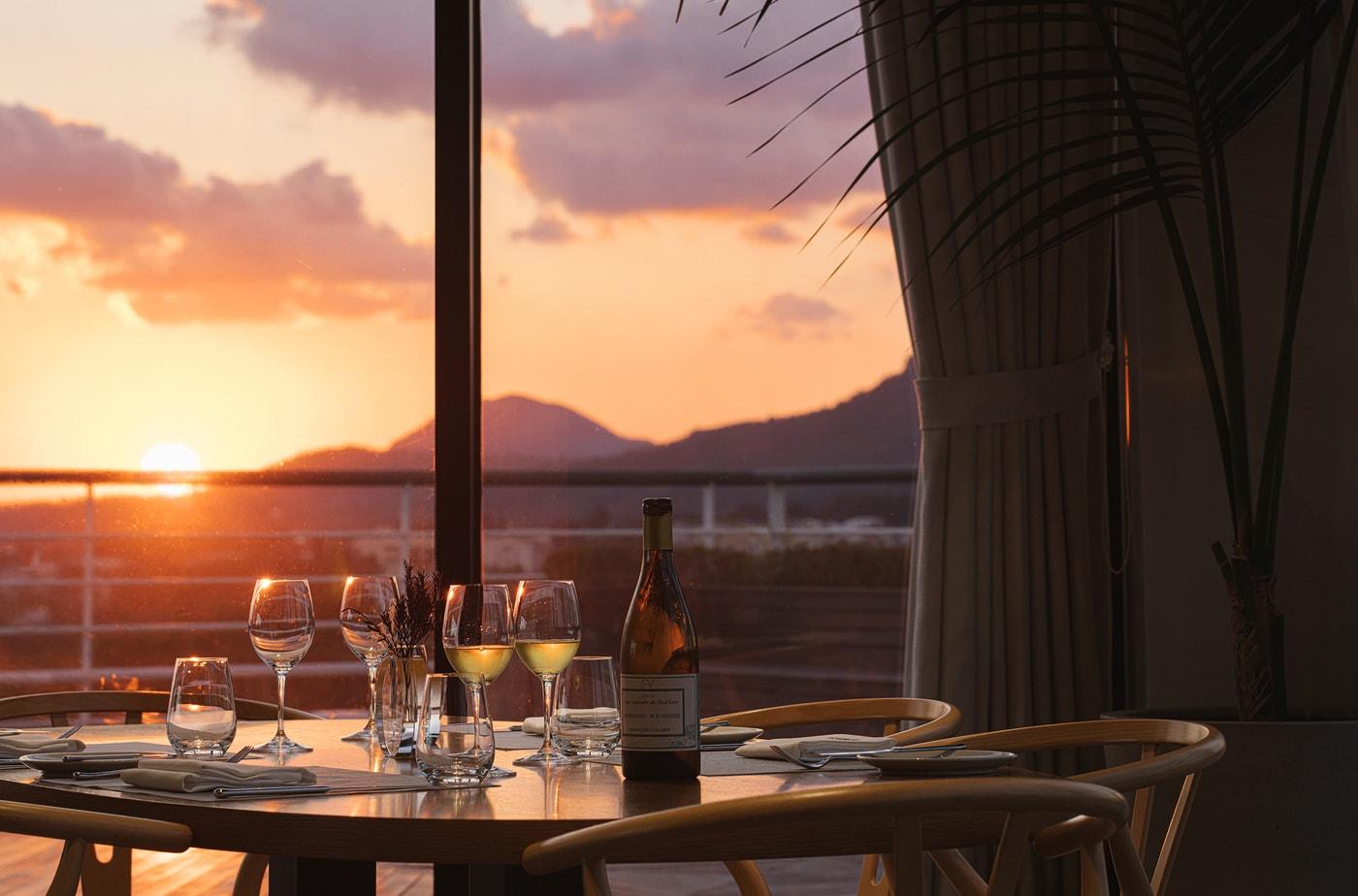 제주 오름과 바다의 노을을 즐기는 이탈리아 레스토랑 루브리카(그랜드 조선 제주 제공)