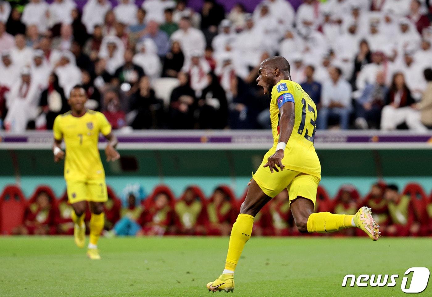 20일 오후(현지시간) 카타르 알코르 알베이트 스타디움에서 열린 2022 카타르 월드컵 개막전 카타르와 에콰도르의 경기에서 에콰도르 에네르 발렌시아가 헤더로 추가골을 성공시킨뒤 세리머니를 하고 있다. 2022.11.21/뉴스1 ⓒ News1 이광호 기자