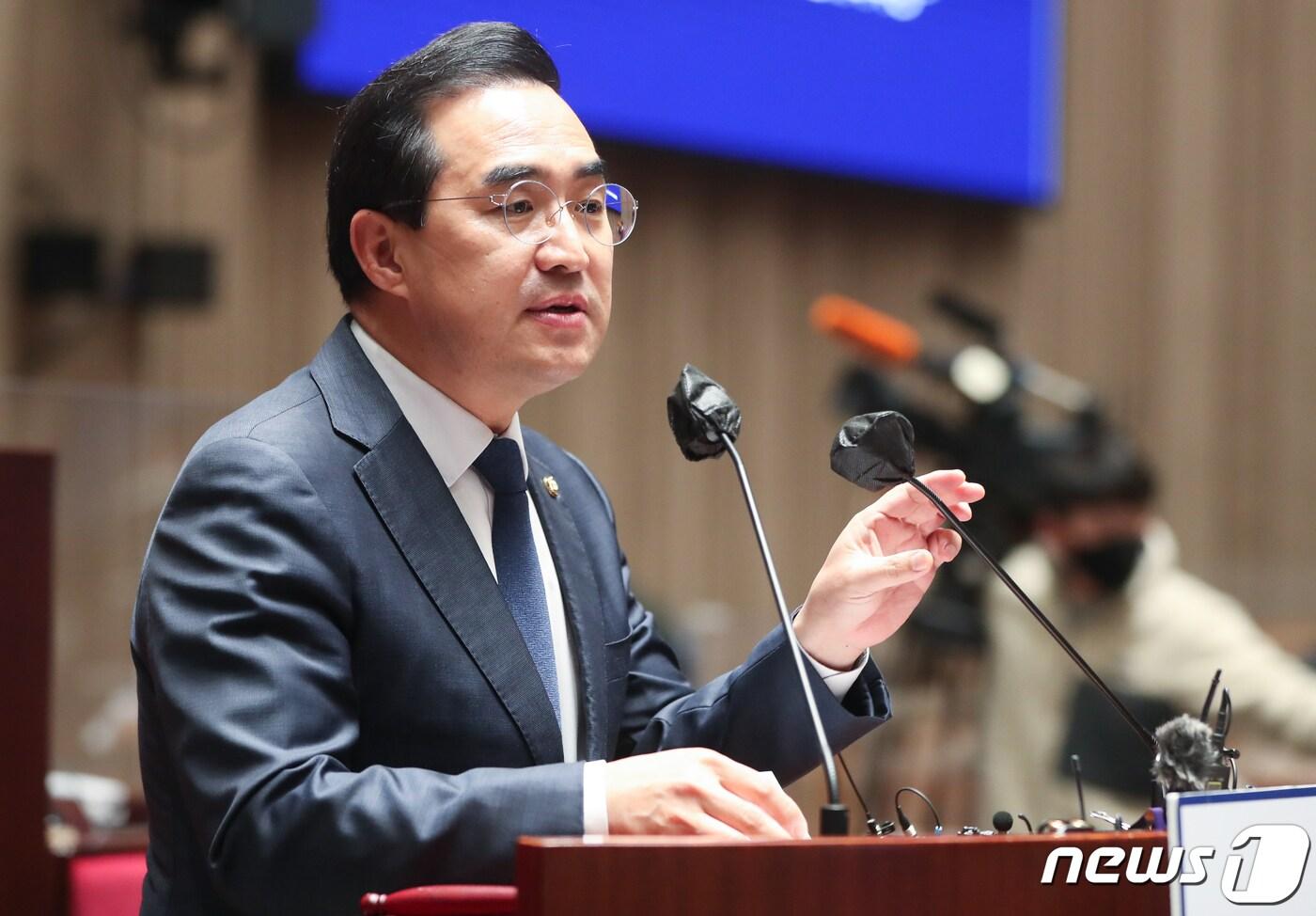 본문 이미지 - 박홍근 더불어민주당 원내대표가 22일 서울 여의도 국회에서 열린 의원총회에서 모두 발언을 하고 있다. 2022.11.22/뉴스1 ⓒ News1 허경 기자