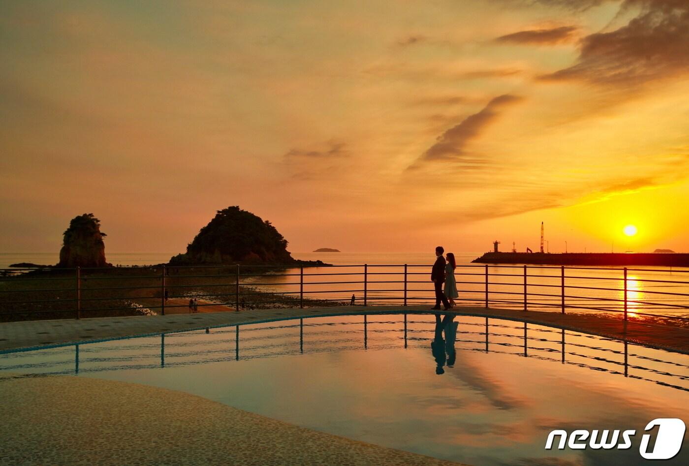 태안 안면도 꽃지해수욕장. (태안군 제공) /뉴스1