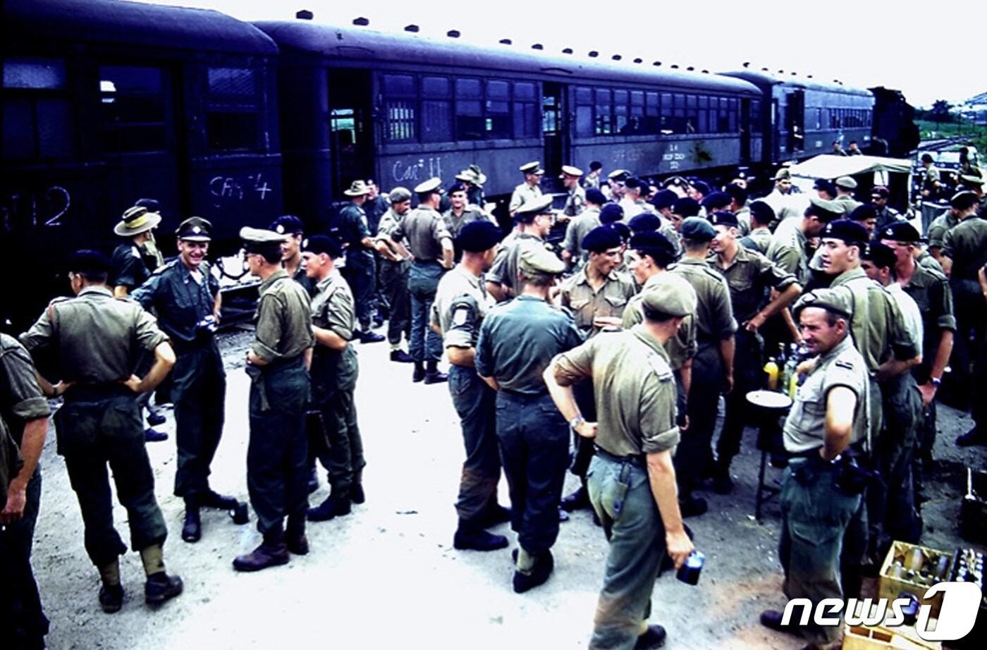 본문 이미지 - 6·25전쟁 당시 뉴질랜드 포병 모습.(유엔평화기념관 제공)