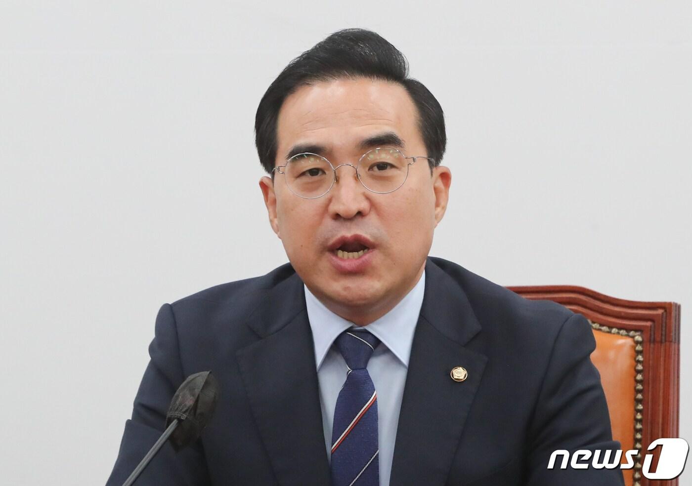 본문 이미지 - 박홍근 더불어민주당 원내대표가 24일 서울 여의도 국회에서 열린 정책조정회의에서 모두 발언을 하고 있다./뉴스1 ⓒ News1 허경 기자