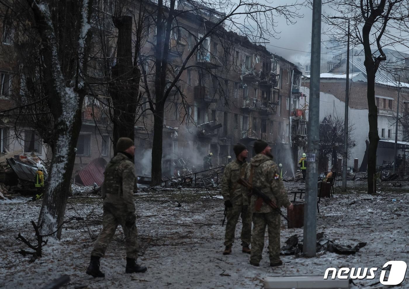23일(현지시간) 러시아군의 미사일 공격으로 폐허가 된 우크라이나 키이우의 모습. 22.11.23 ⓒ 로이터=뉴스1 ⓒ News1 김예슬 기자