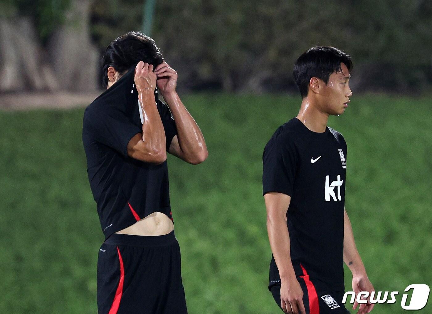 본문 이미지 - 축구대표팀의 백승호.(오른쪽) /뉴스1 ⓒ News1 이동해 기자