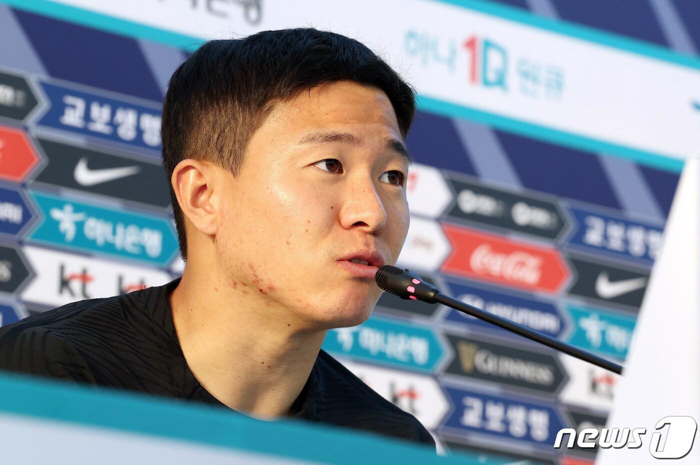 파울루 벤투 감독이 이끄는 대한민국 축구대표팀의 권창훈이 26일 오후(현지시간) 카타르 도하 알에글라 트레이닝센터에서 진행될 예정인 훈련에 앞서 기자회견을 하고 있다. 2022.11.26/뉴스1 ⓒ News1 이동해 기자