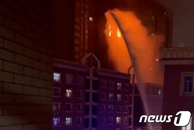 본문 이미지 - 화재 현장 - 웨이보 갈무리