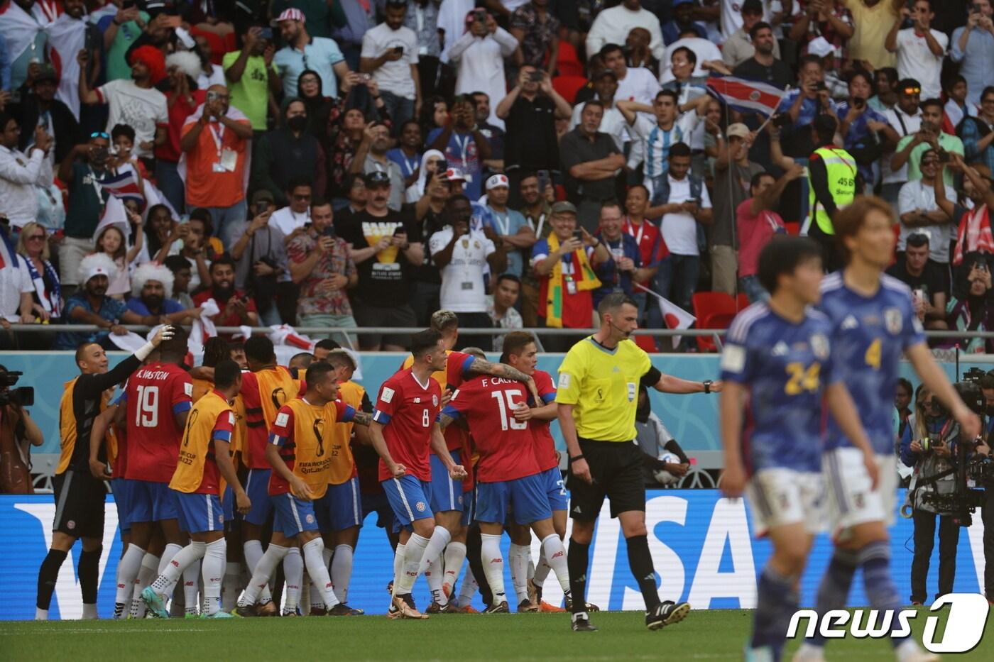 27일 오후(현지시간) 카타르 알라이얀 아흐메드 빈 알리 스타디움에서 열린 2022 카타르 월드컵 조별리그 E조 2차전 일본과 코스타리카의 경기에서 코스타리카 풀러가 선제골을 성공시킨뒤 세리머니를 하고 있다. 2022.11.27/뉴스1 ⓒ News1 이광호 기자