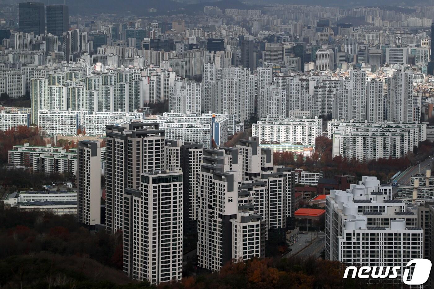 본문 이미지 - 서울 강남구 대모산에서 바라본 강남권 아파트. 2022.11.28/뉴스1 ⓒ News1 황기선 기자