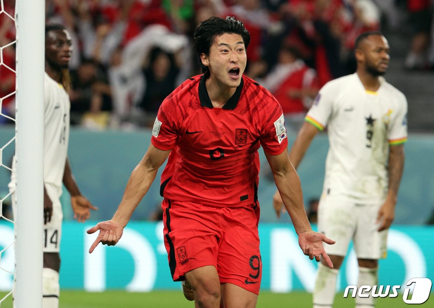 28일 오후(현지시간) 카타르 알라이얀 에듀케이션 시티 스타디움에서 열린 2022 카타르 월드컵 조별리그 H조 2차전 대한민국과 가나의 경기에서 조규성이 골을 넣은 뒤 포효하고 있다. 2022.11.28/뉴스1 ⓒ News1 이광호 기자
