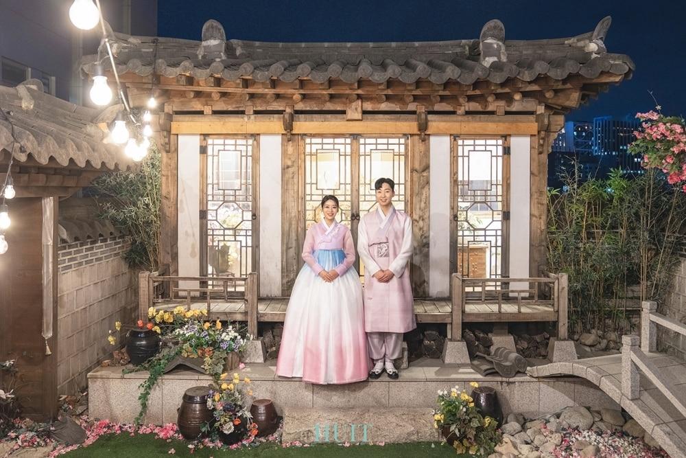 본문 이미지 - 해피메리드컴퍼니, 웨딩디렉터봉드, 로자스포사, 스플렌디노, 쇼위플로라, 모아위, 어반스튜디오, 규중칠우, 정부자스타일리스트, 웨딩미