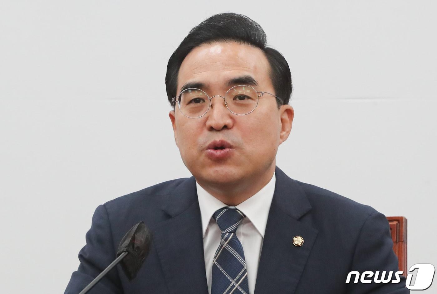 본문 이미지 - 박홍근 더불어민주당 원내대표가 29일 서울 여의도 국회에서 열린 원내대책회의에서 모두 발언을 하고 있다. 2022.11.29/뉴스1 ⓒ News1 허경 기자