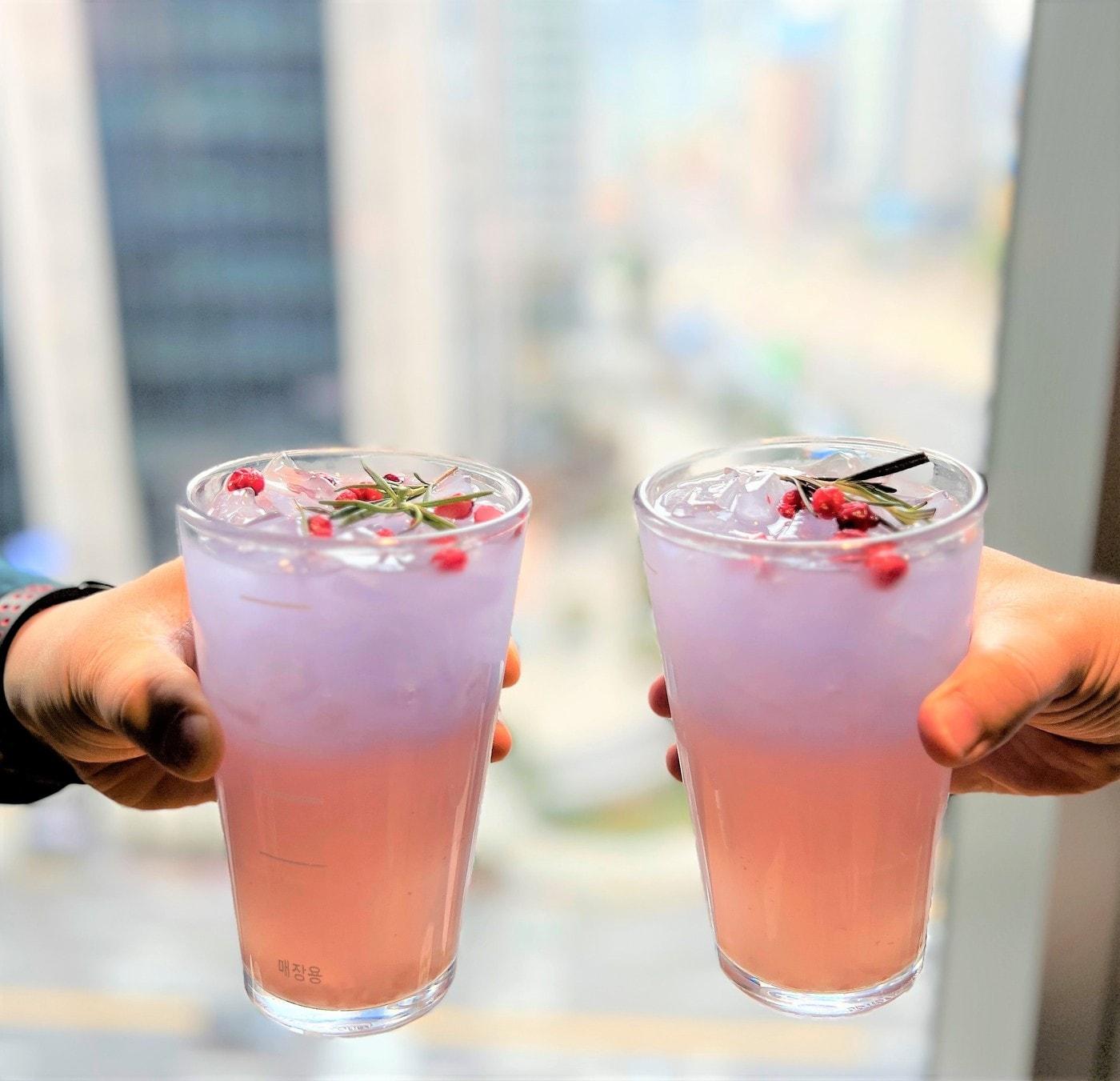 본문 이미지 - '오로라 캐모마일 릴렉서'.(스타벅스코리아 제공) 