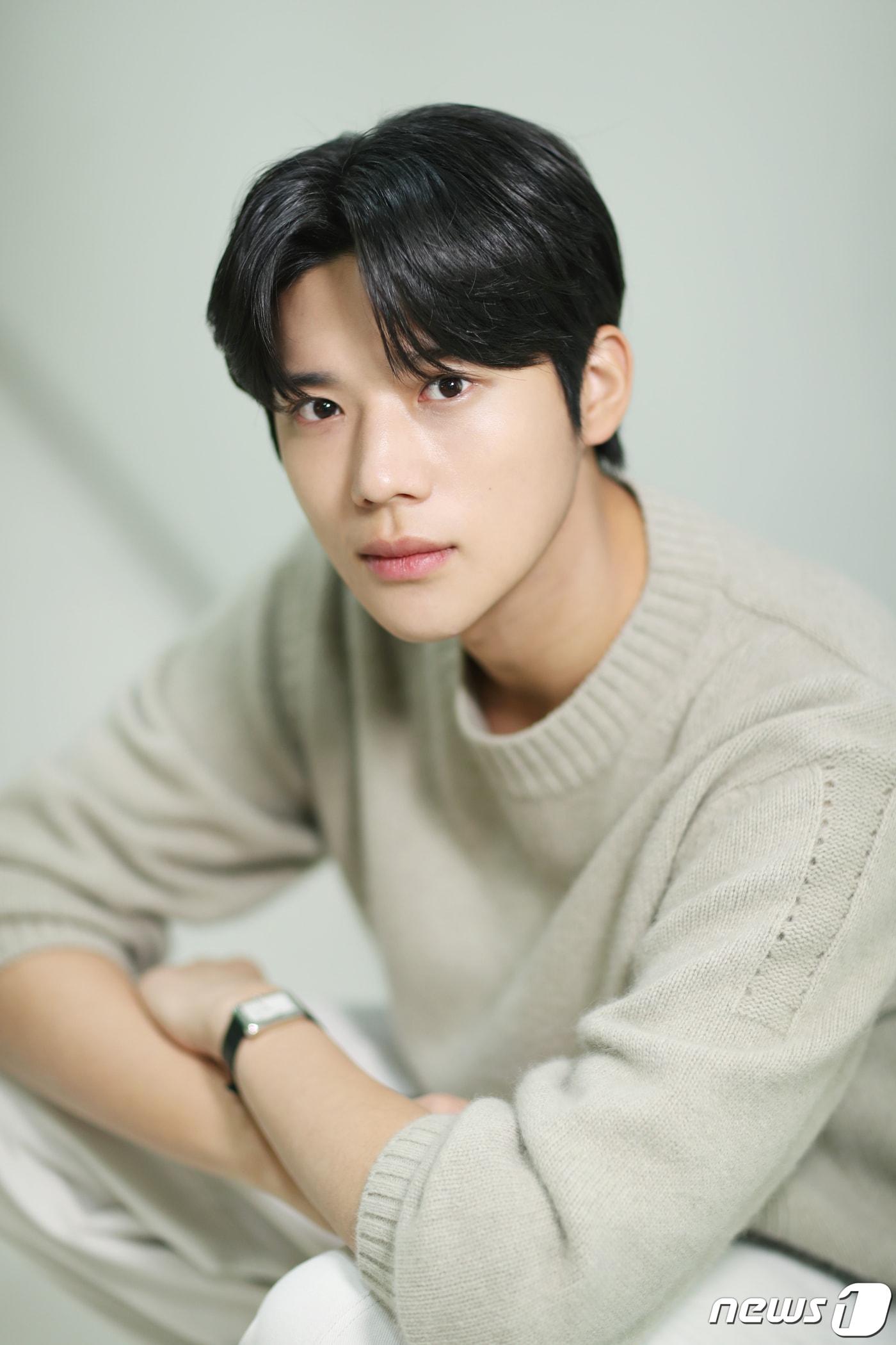 본문 이미지 - '슈룹'에서 성남대군 역을 연기한 배우 문상민이 서울 종로구 뉴스1 사옥에서 열린 인터뷰에 앞서 포즈를 취하고 있다. /뉴스1 ⓒ News1 권현진 기자