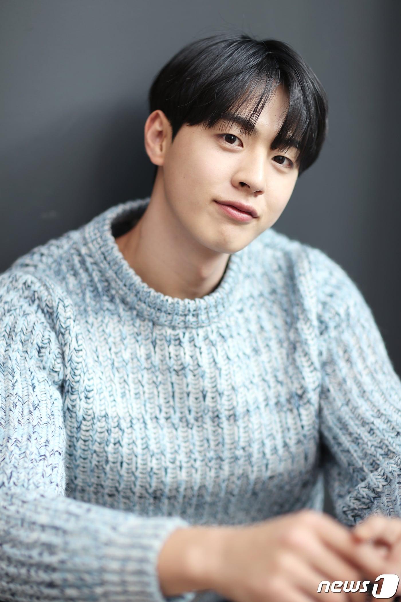 본문 이미지 - 드라마 '치얼업' 배우 김현진이  서울 종로구 뉴스1사옥에서 열린 뉴스1과의 인터뷰에 앞서 포즈를 취하고 있다./뉴스1 ⓒ News1 권현진 기자