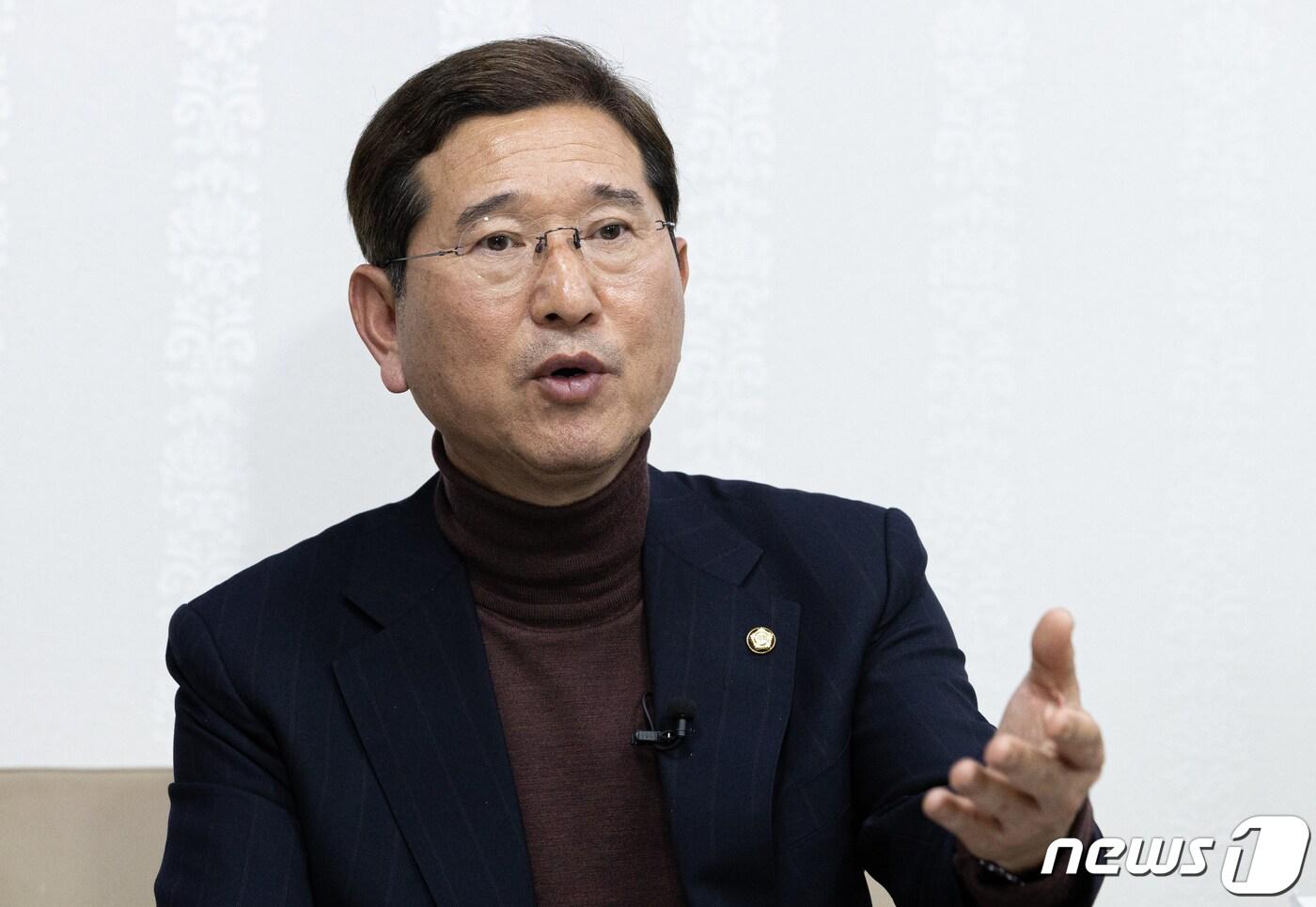 본문 이미지 - 김학용 국민의힘 의원이 4일 오후 서울 여의도 국회 의원회관에서 뉴스1과 인터뷰를 하고 있다. 2022.11.4/뉴스1 ⓒ News1 이재명 기자