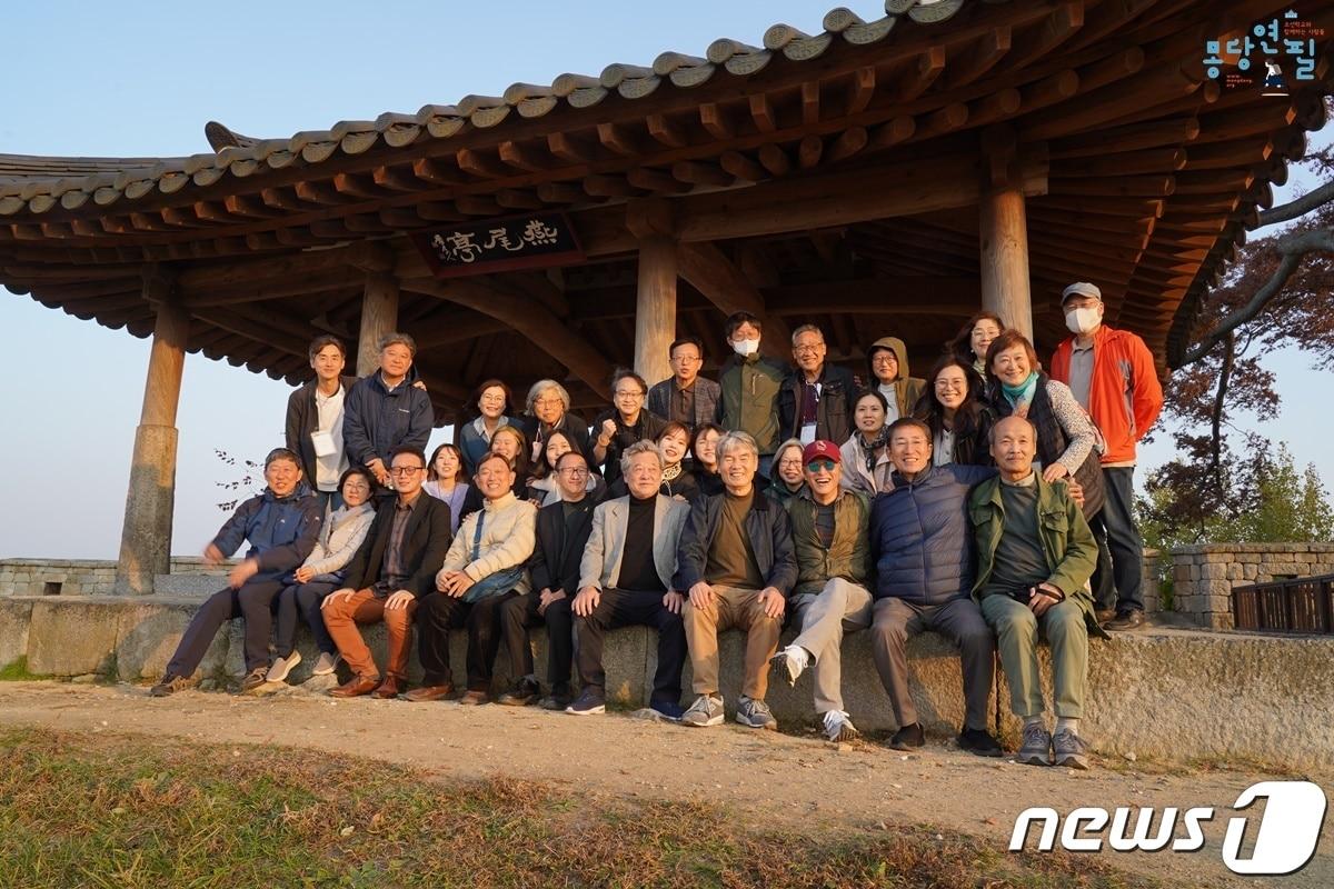 본문 이미지 - 사진1. 지난 10월 25일부터 28일까지 한통련, 재일한국양심수동우회와 함께 했다. 북녁 땅이 바라다 보이는 강화도 연미정. 사진출처_ 조선학교와 함께하는 사람들 몽당연필 민단의 민주화와 『한민통』의 결성