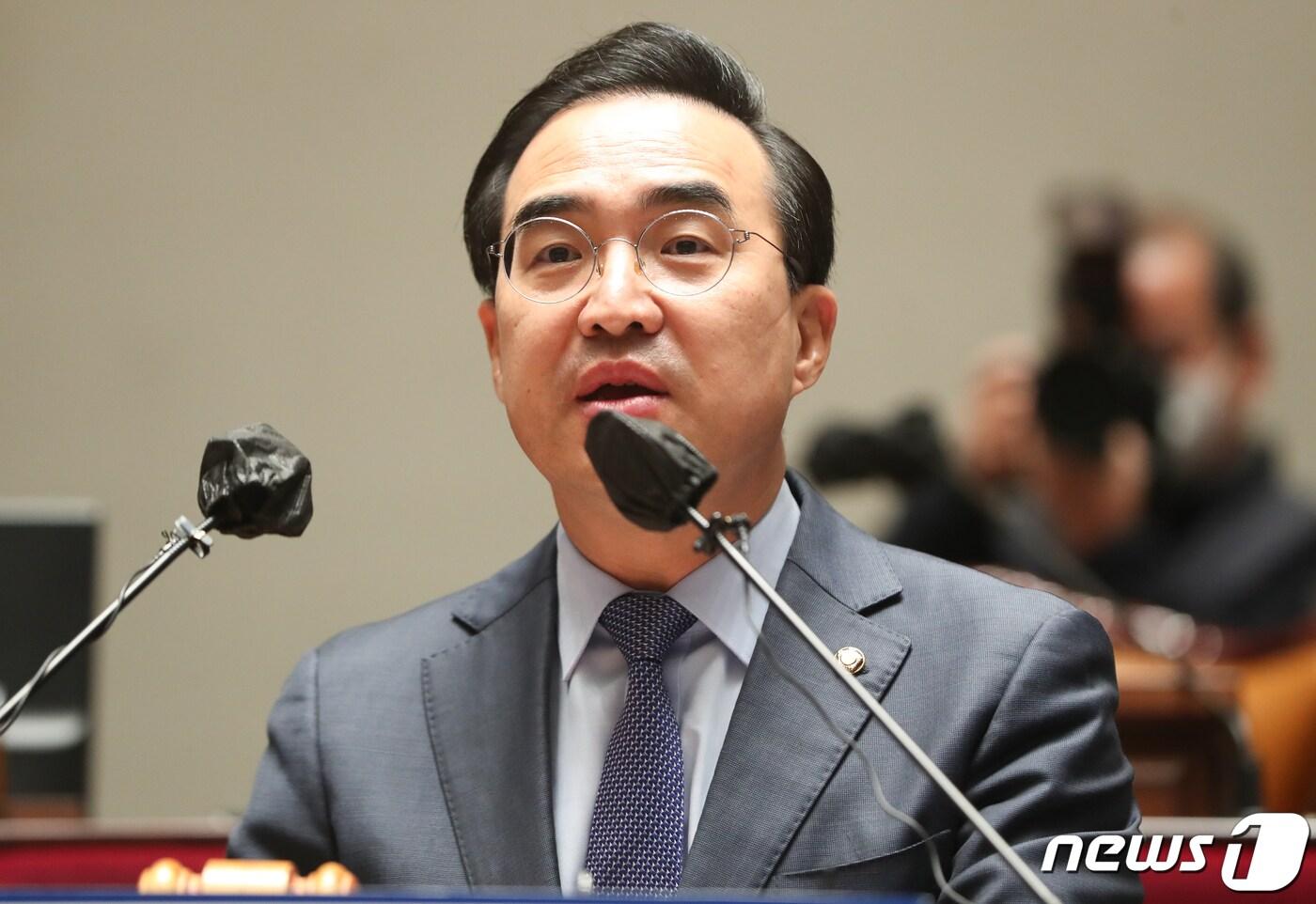 본문 이미지 - 박홍근 더불어민주당 원내대표가 11일 서울 여의도 국회에서 열린 의원총회에서 모두 발언을 하고 있다. 2022.12.11/뉴스1 ⓒ News1 허경 기자