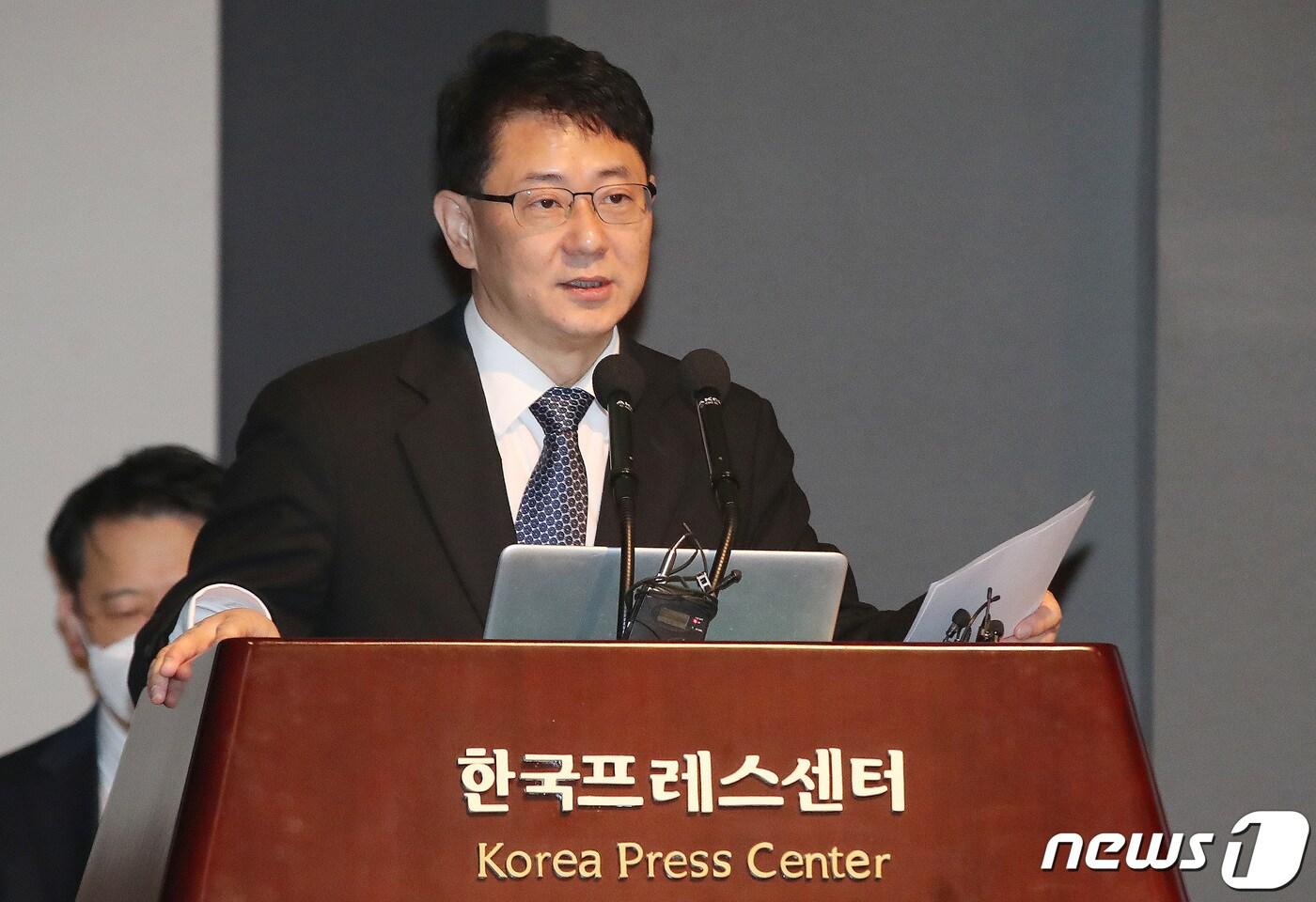 김재경 신라젠 대표가 13일 오전 서울 중구 태평로 한국프레스센터에서 열린 신라젠 기업설명회에서 인사말을 하고 있다. 2022.12.13/뉴스1 ⓒ News1 임세영 기자