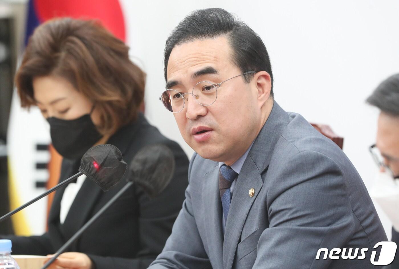 본문 이미지 - 박홍근 더불어민주당 원내대표가 13일 서울 여의도 국회에서 열린 원전안전검증대책단(TF) 출범식에서 발언하고 있다. 2022.12.13/뉴스1 ⓒ News1 허경 기자