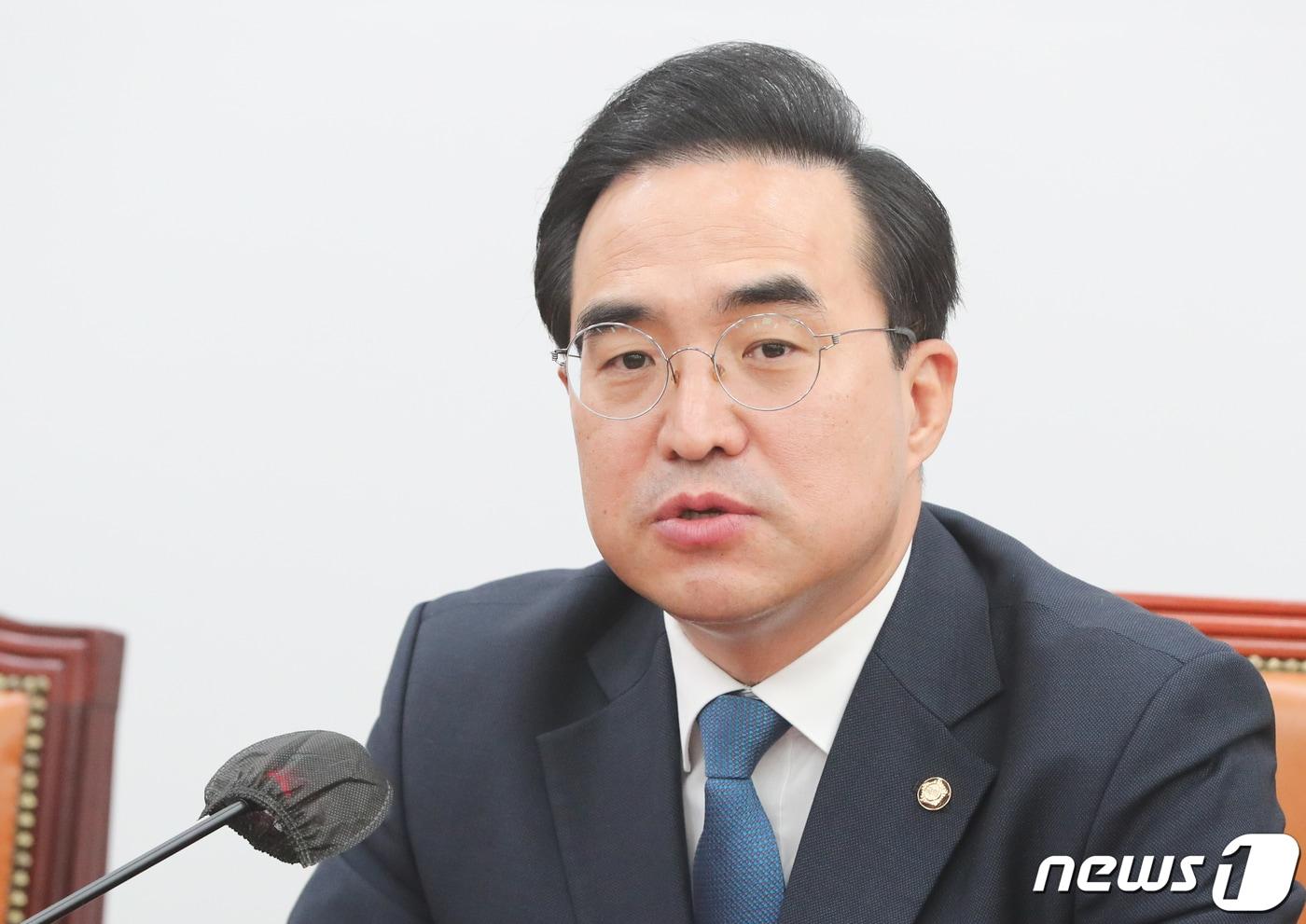 본문 이미지 - 박홍근 더불어민주당 원내대표가 14일 서울 여의도 국회에서 2023년도 예산안 관련 기자간담회에서 발언하고 있다. 2022.12.14/뉴스1 ⓒ News1 허경 기자