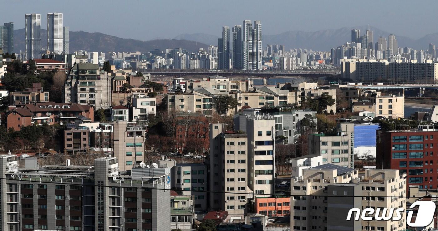 본문 이미지 - 서울 용산구 일대 주택. (자료사진) 2022.12.14/뉴스1 ⓒ News1 김진환 기자