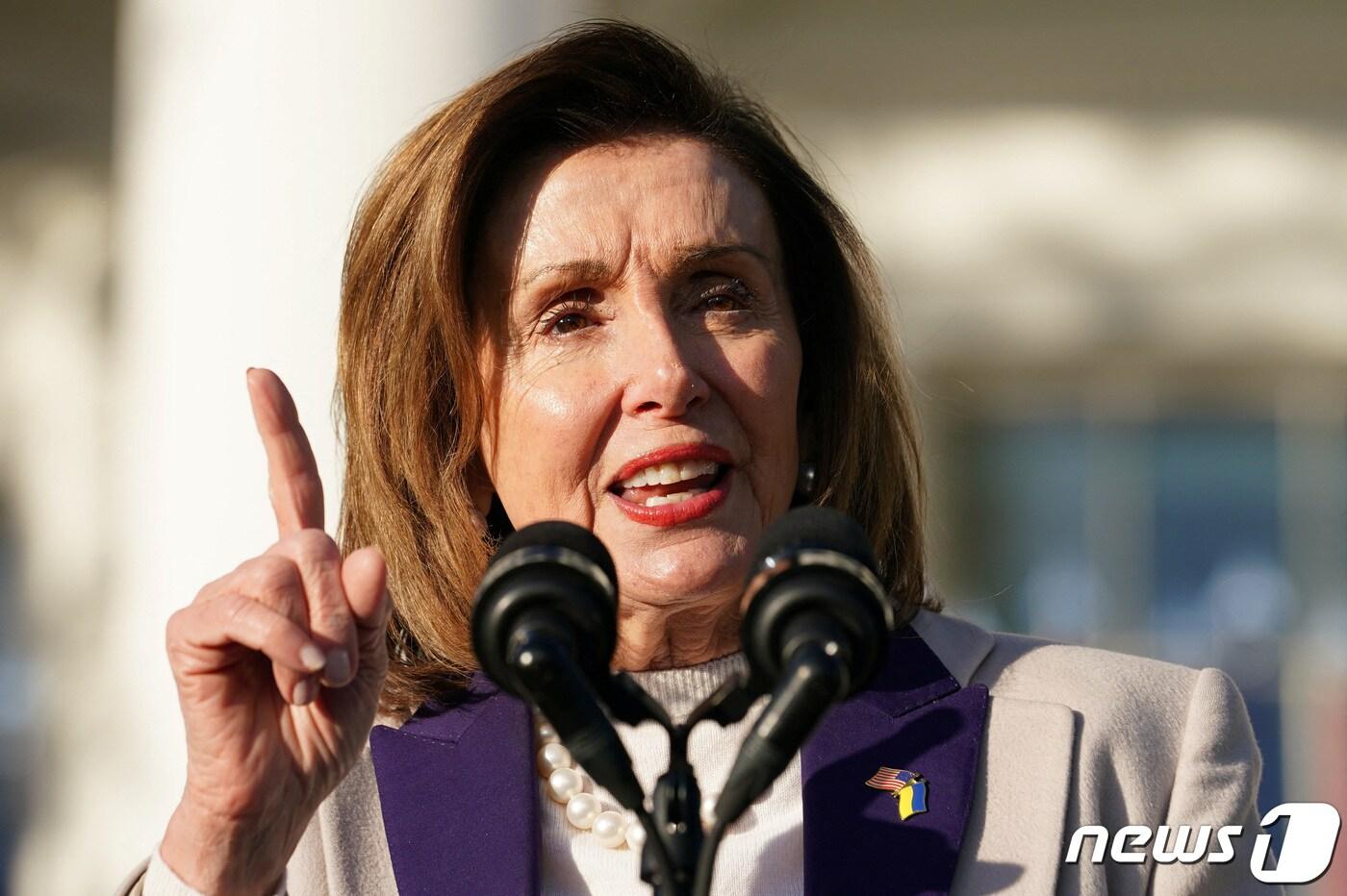 본문 이미지 - 낸시 펠로시 전 하원의장 <자료사진> ⓒ 로이터=뉴스1 ⓒ News1 권진영 기자