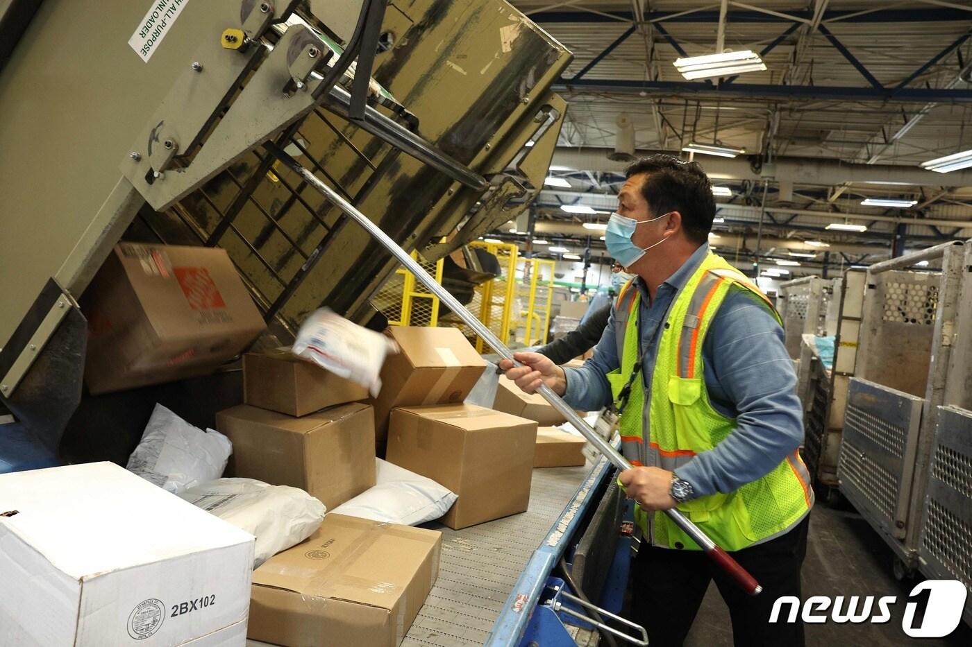 샌프란시스코에 위치한 한 우편물 집하장. ⓒ AFP=뉴스1 ⓒ News1 김성식 기자