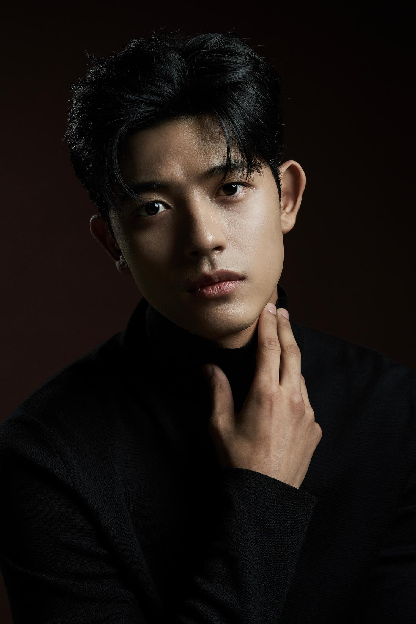 본문 이미지 - 3인칭 복수 배우 로몬 / 디즈니+ 제공