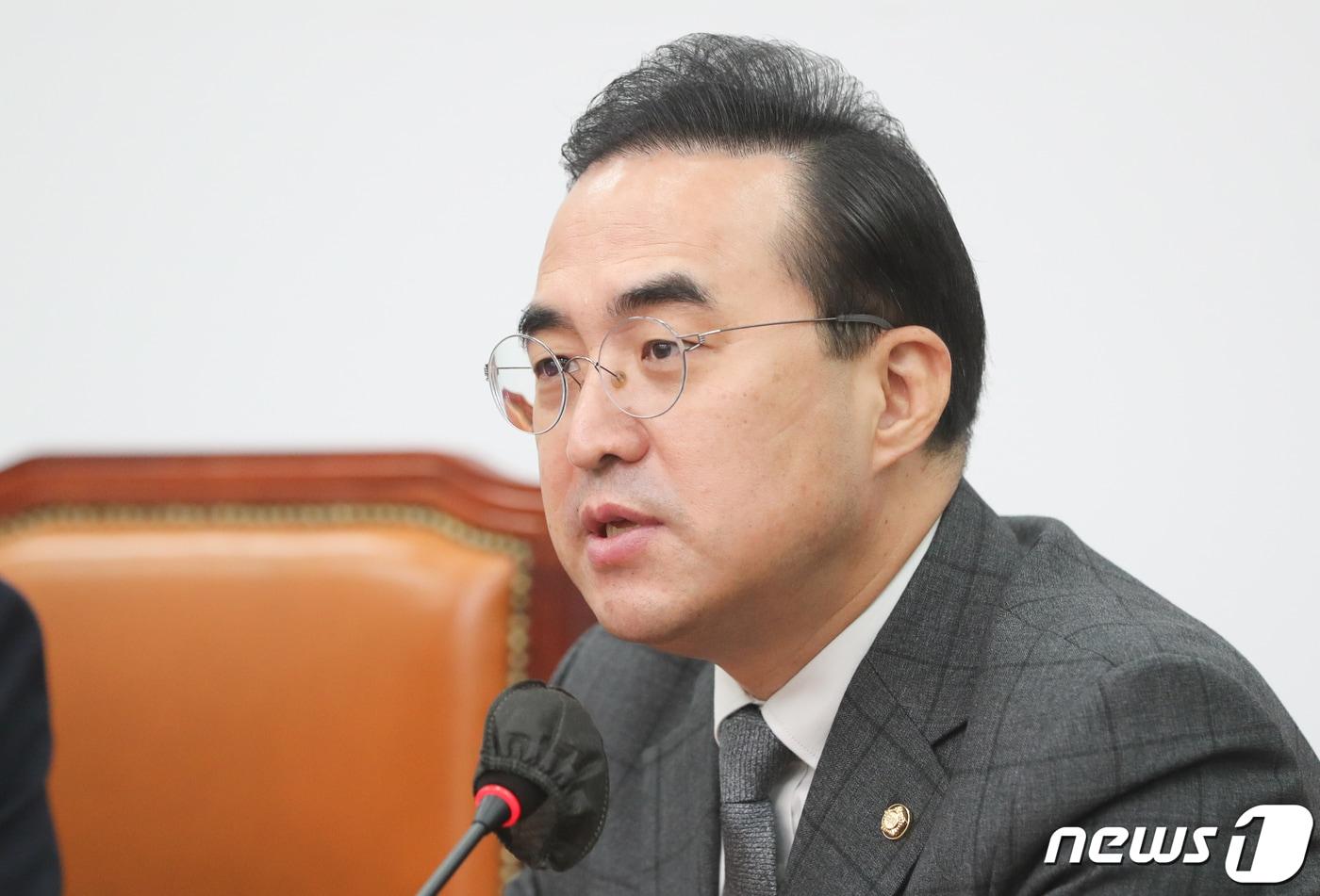 본문 이미지 - 박홍근 더불어민주당 원내대표가 16일 서울 여의도 국회에서 열린 최고위원회의에서 모두 발언을 하고 있다. 2022.12.16/뉴스1 ⓒ News1 허경 기자