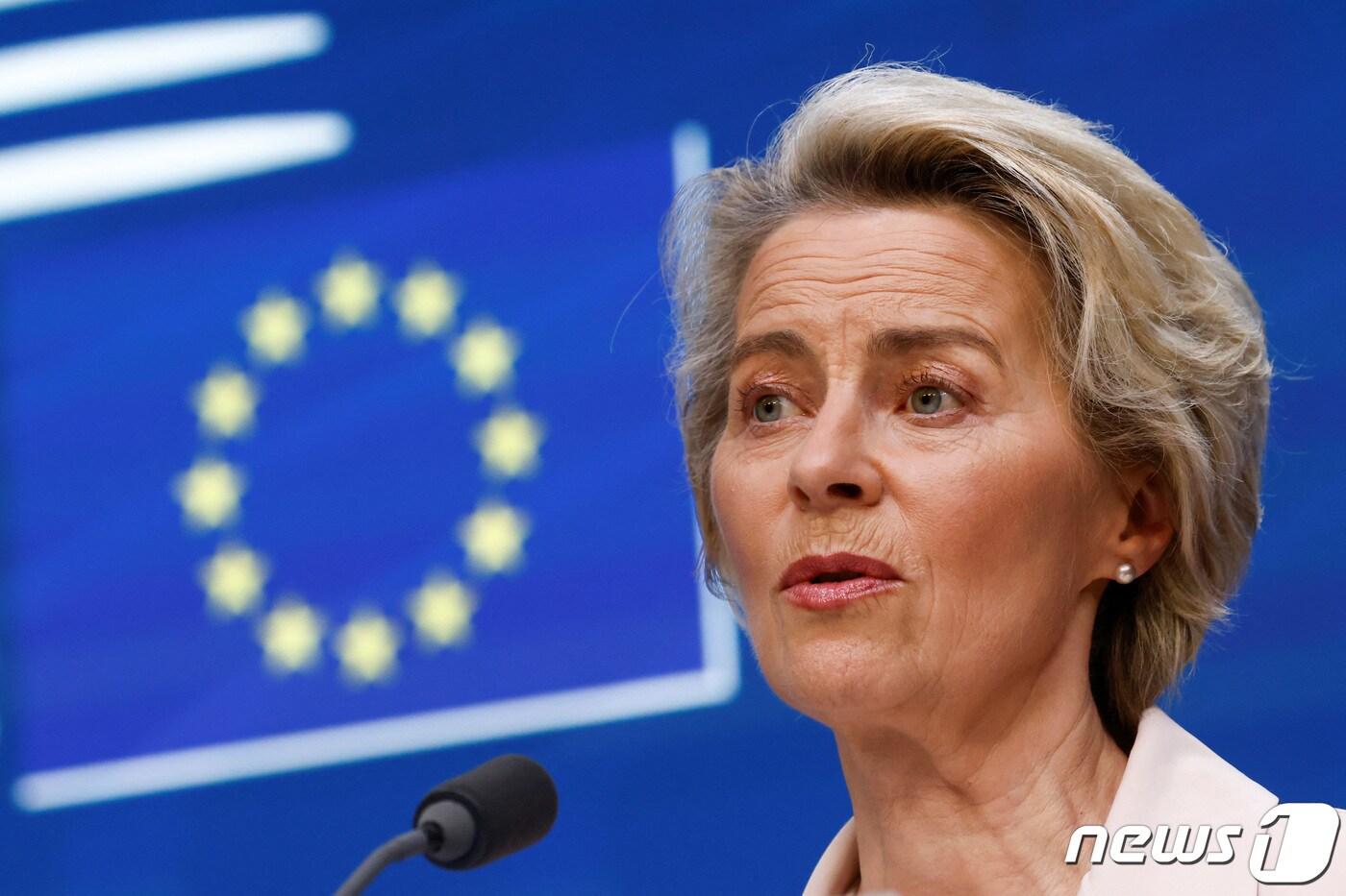 벨기에 브뤼셀에서 열린 유럽연합&#40;EU&#41; 정상회의에서 우르줄라 폰 데어 라이엔 EU 집행위원장이 언론의 질문에 대답하고 있다. &lt;자료사진&gt; ⓒ 로이터=뉴스1 ⓒ News1 권진영 기자