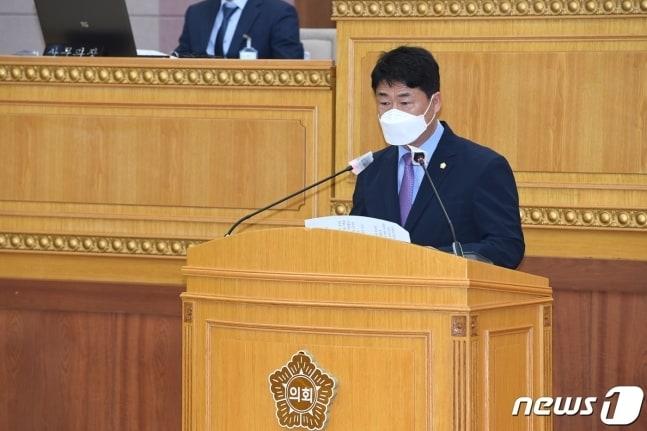 본문 이미지 - 임재근 제2대 경기 양주시체육회장. 양주시의원으로 활동할 당시 모습