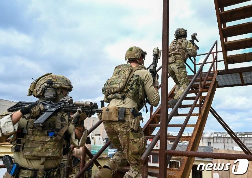본문 이미지 - 한국과 미국 해군특수전전단이 지난 9일까지 2주간 캘리포니아주 코로나도 해군기지 일대에서 연합훈련을 실시했다. (출처=인도태평양사령부)