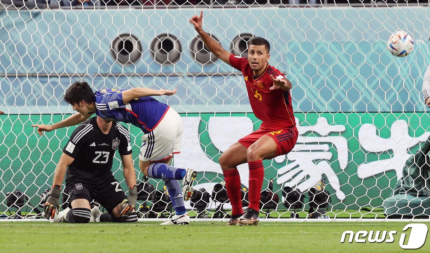일본 다나카 아오가 1일(현지시간) 저녁 카타르 도하 칼리파 스타디움에서 열린 2022 카타르 월드컵 조별리그 E조 3차전 스페인과 일본의 경기 후반전에서 역전골을 넣고 있다. 2022.12.2/뉴스1 ⓒ News1 이동해 기자
