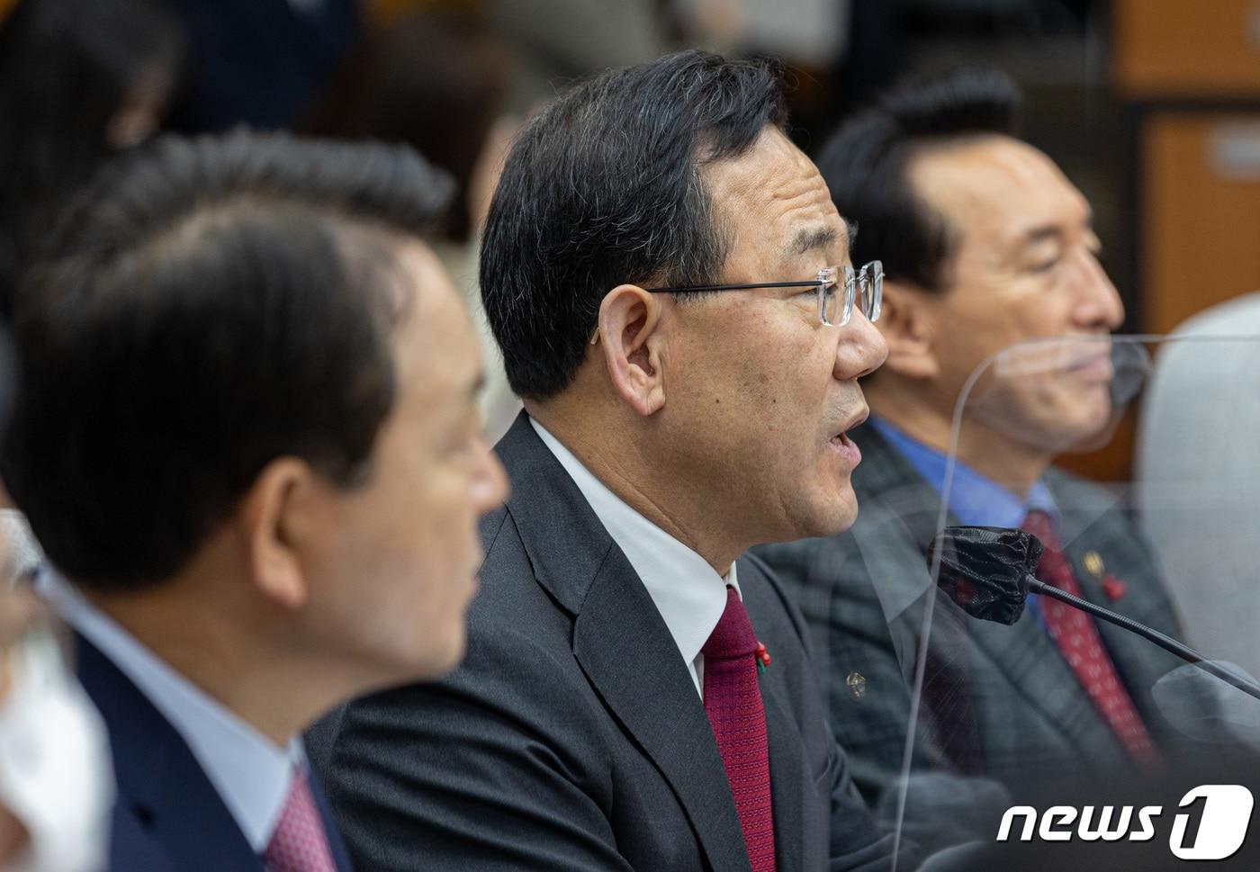 본문 이미지 - 주호영 국민의힘 원내대표가 20일 오전 서울 여의도 국회에서 열린 원내대책회의에서 발언을 하고 있다. 2022.12.20/뉴스1 ⓒ News1 이재명 기자