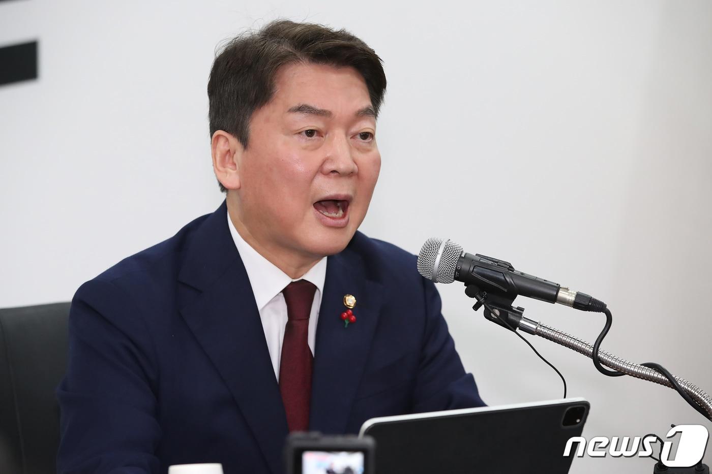 본문 이미지 - 안철수 국민의힘 의원이 20일 오전 대구 수성구 범어동 국민의힘 대구시당에서 열린 대구경북 언론인 간담회에 참석해 모두 발언을 하고 있다. 2022.12.20/뉴스1 ⓒ News1 공정식 기자
