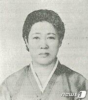 본문 이미지 - 한국음식의 거장으로 불리는 고 유계완 선생(1916~2010)의 연구업적과 삶을 재조명하는 발표회가 22일 열린다. 한국전통문화의전당(원장 김도영)은 전당 2층 공연장에서 '전주음식 문화 인물 재조명 연구' 발표회를 개최한다고 20일 밝혔다.(한국전통문화전당 제공)2022.12.20/뉴스1