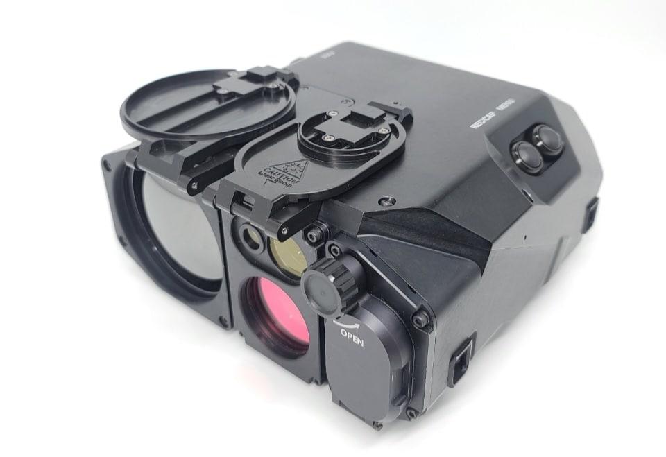 본문 이미지 - 이오시스템의 다기능관측경.(방위사업청 제공)