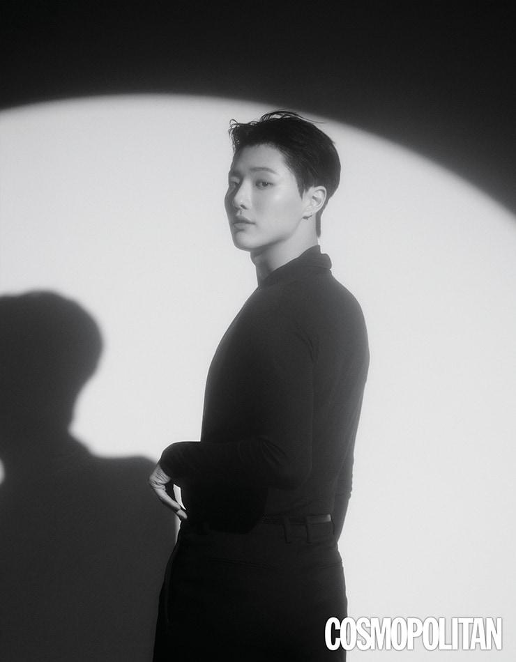 본문 이미지 - 우즈(조승연) / 코스모폴리탄 제공