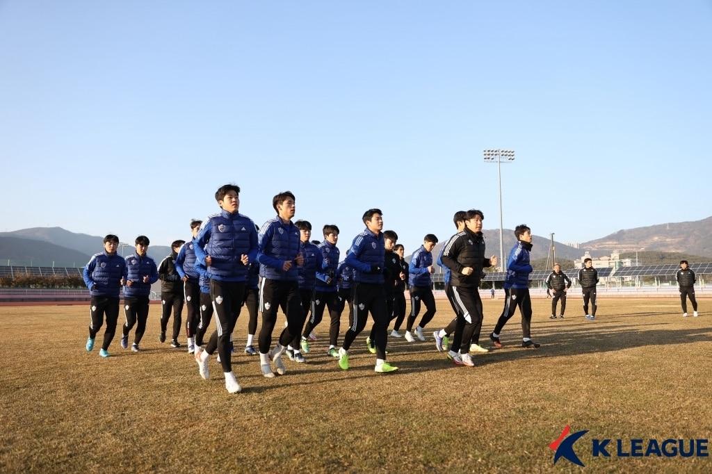 본문 이미지 - 2023시즌 준비에 돌입한 K리그 25팀이 각자 다른 곳에서 동계 훈련을 진행한다. (한국프로축구연맹 제공)