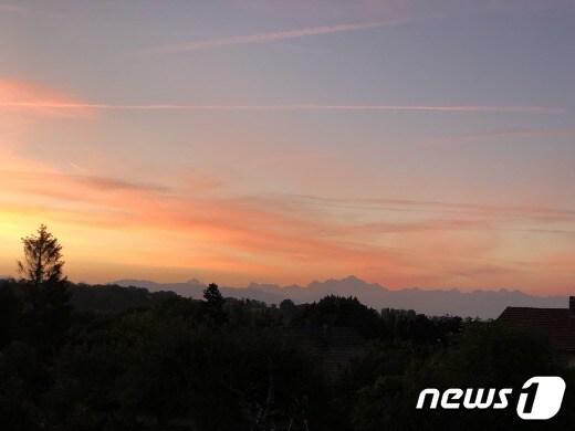 본문 이미지 - OK쌤의 집에서 바라본 몽블랑. ⓒ 옥혜숙