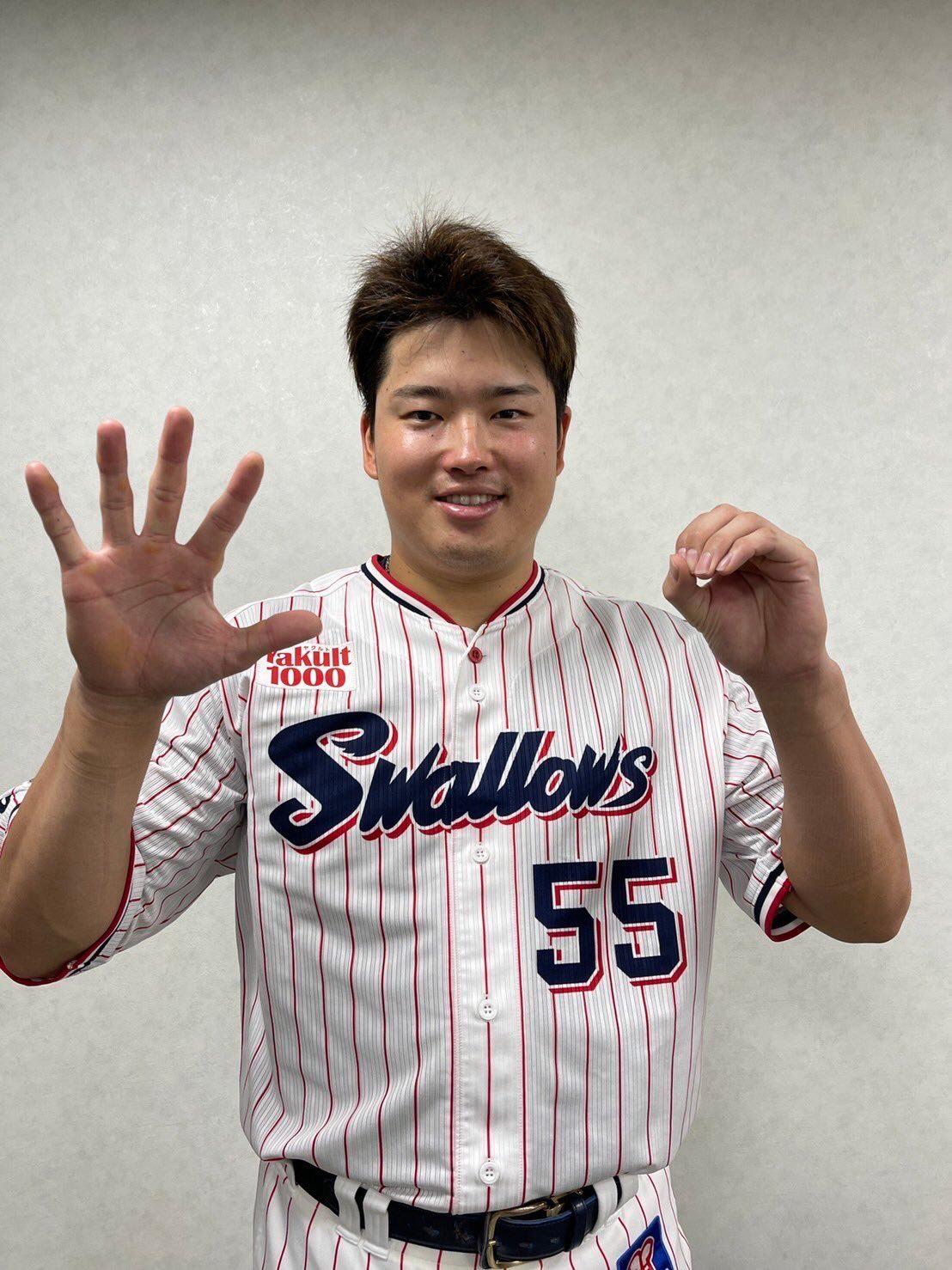 본문 이미지 - 올해 56홈런을 때려낸 무라카미.(야쿠르트 SNS 캡처)