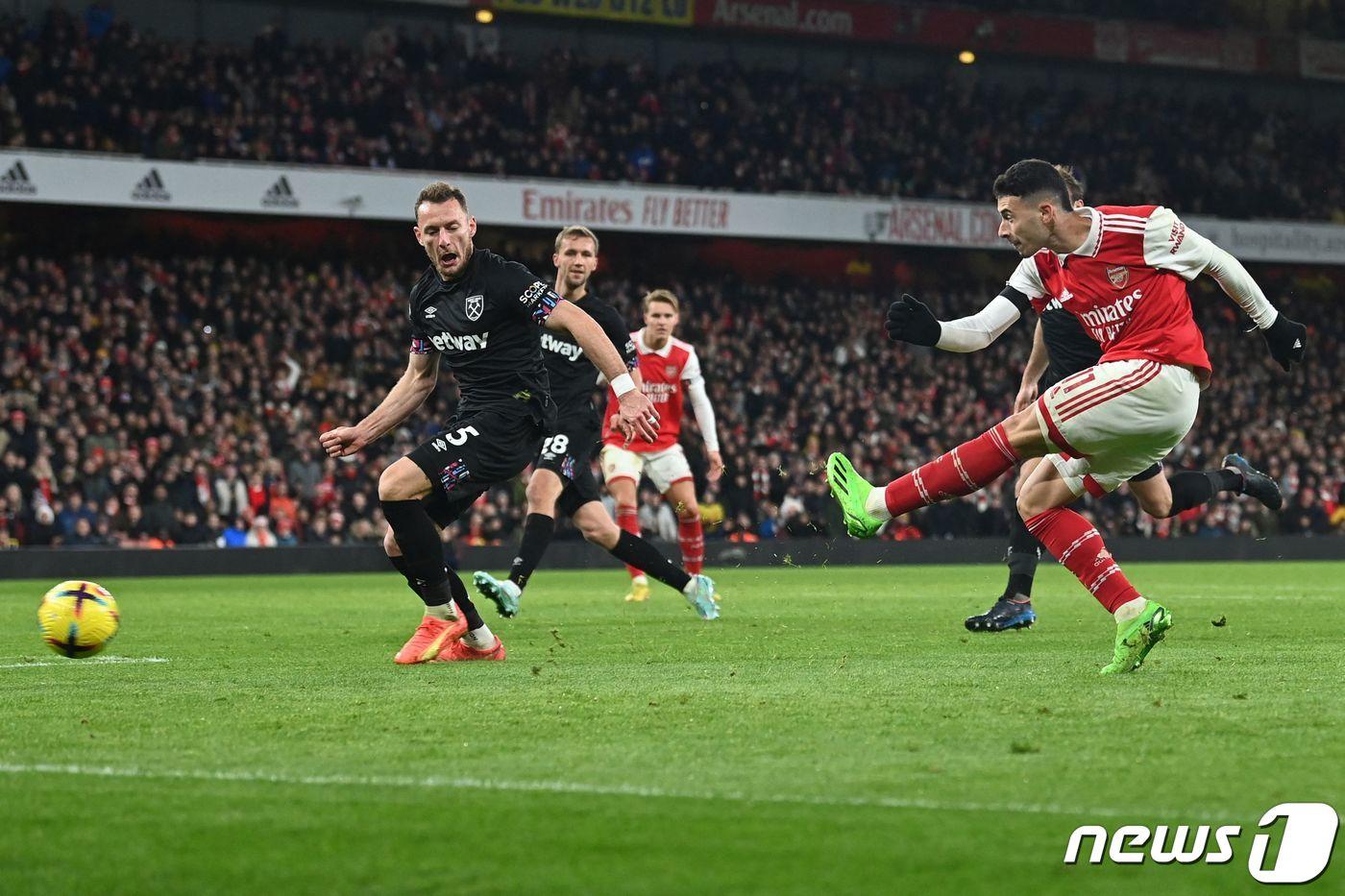 웨스트햄전에서 후반 멋진 원더골을 터트린 아스널 마르티넬리. ⓒ AFP=뉴스1