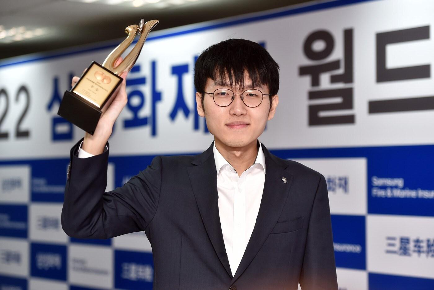 본문 이미지 - 2022년에도 한국 바둑을 이끈 신진서 9단.(한국기원 제공)