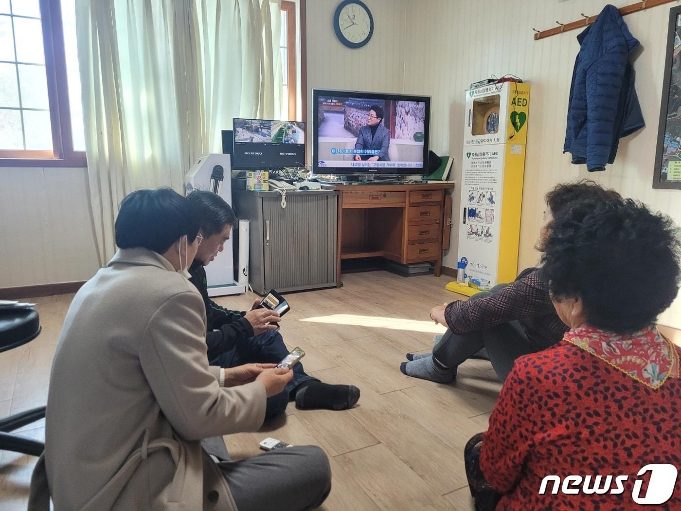 본문 이미지 - 전북 진안군이 307개 전체 마을회관에 와이파이와 정책홍보 서비스 시스템을 구축했다.(진안군제공)2022.12.28/뉴스1