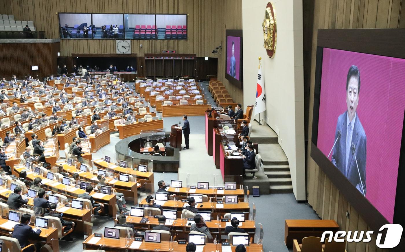 본문 이미지 - 노웅래 더불어민주당 의원이 28일 서울 여의도 국회에서 열린 본회의에서 국회의원(노웅래) 체포동의안에 대한 신상 발언을 하고 있다. 2022.12.28/뉴스1 ⓒ News1 허경 기자