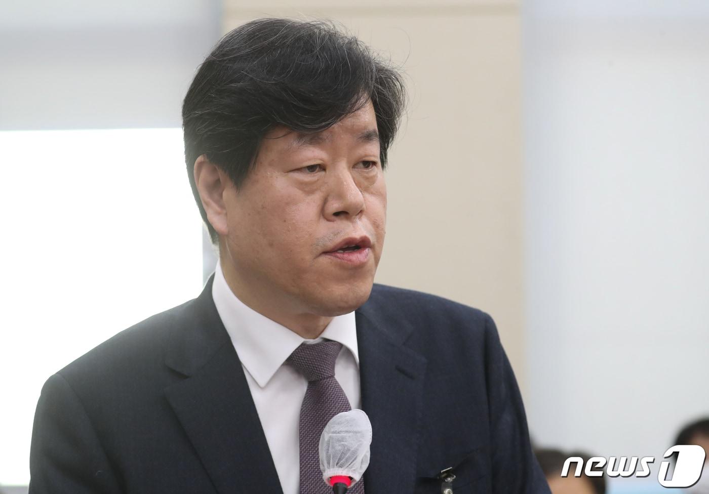 본문 이미지 - 김의승 서울특별시 행정1부시장이 29일 서울 여의도 국회에서 열린 이태원 참사 진상규명과 재발방지를 위한 국정조사특별위원회 전체회의에서 의원들의 질의에 답하고 있다. 2022.12.28 ⓒ 뉴스1 허경 기자