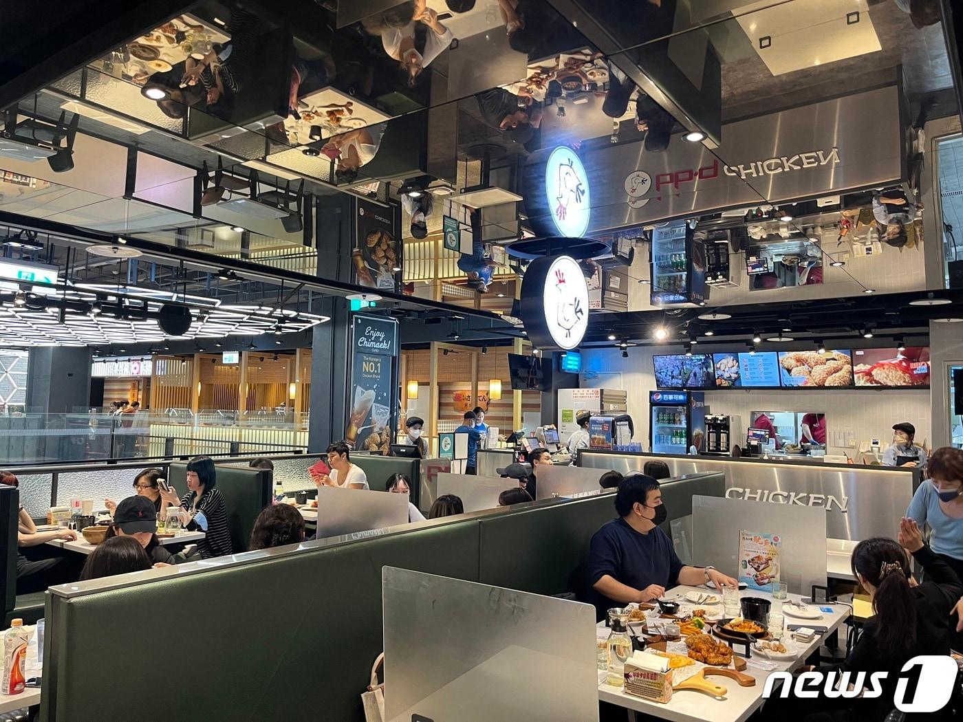 본문 이미지 -  대만 타이베이에 위치한 BBQ 남서점 매장 전경.