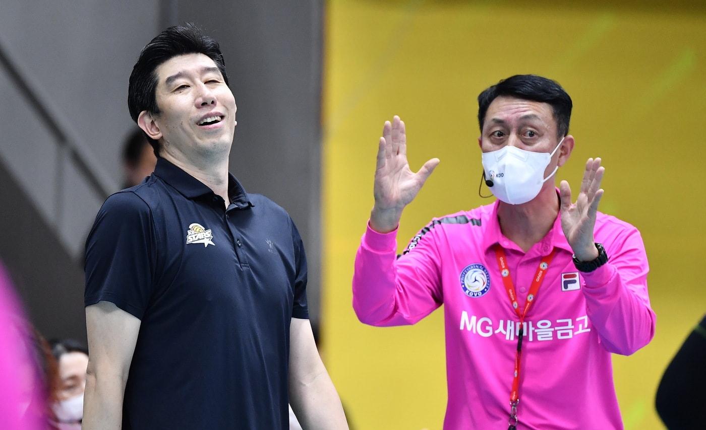 심판 판정에 항의하던 후인정 KB손보 감독(왼쪽)과 남영수 부심 (한국배구연맹 제공)