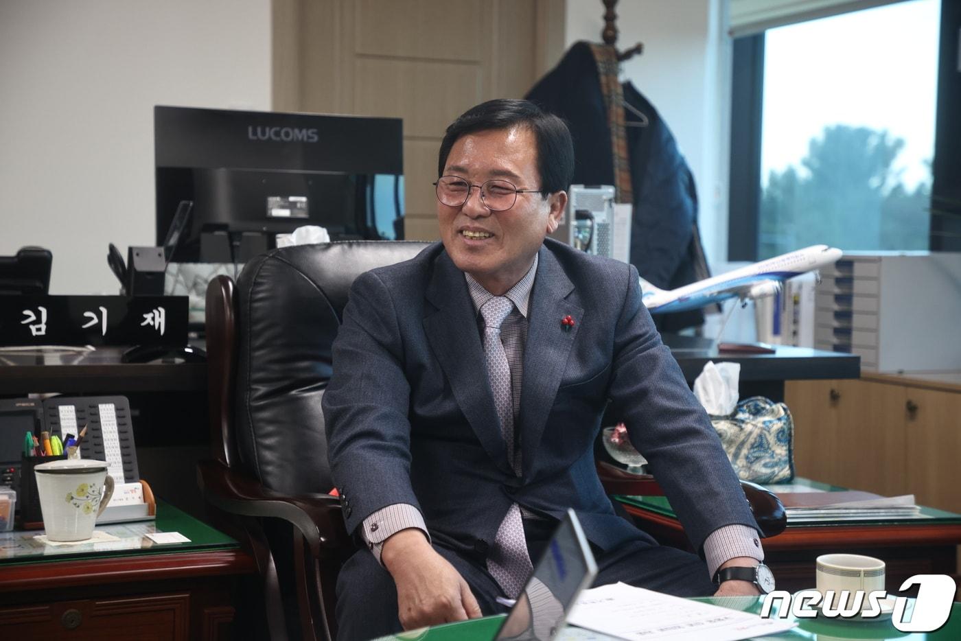 본문 이미지 - 김기재 영도구청장이 지난 29일 영도구청에서 뉴스1과 인터뷰를 하고 있다.(영도구 제공)