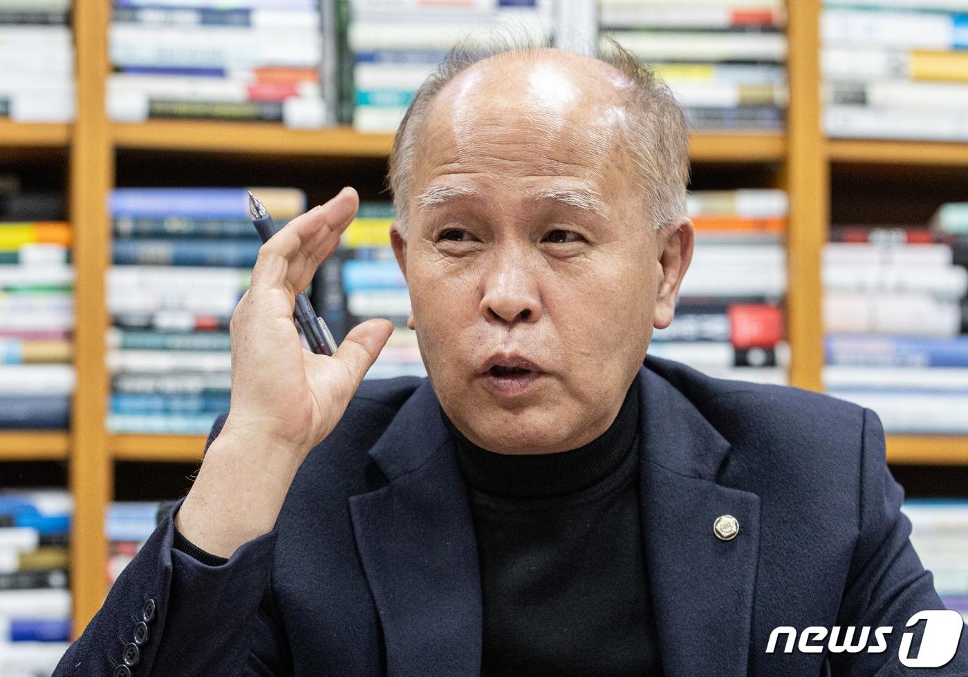 이용우 더불어민주당 의원이 서울 여의도 국회 의원회관에서 뉴스1과 인터뷰를 하고 있다. 2022.12.6/뉴스1 ⓒ News1 이재명 기자